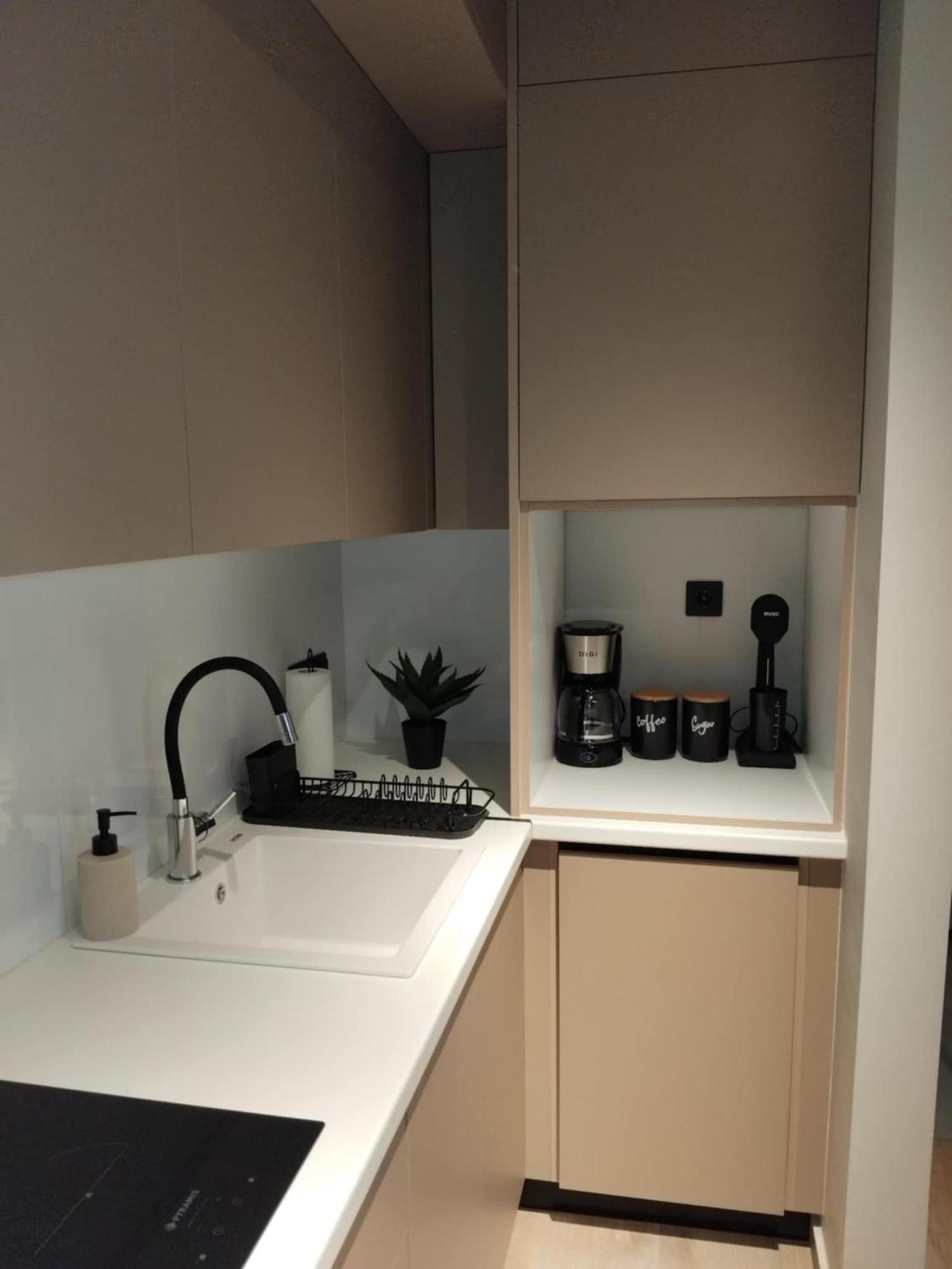 Simple, Calm And Luxurious Apartment Kalamata Bagian luar foto
