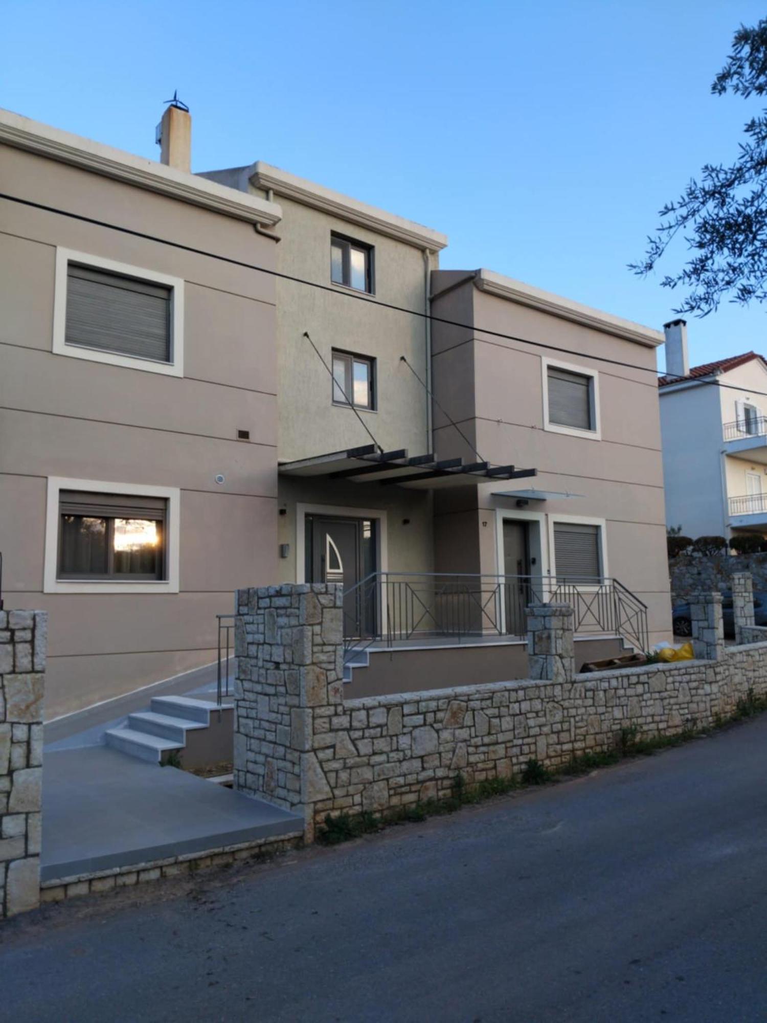 Simple, Calm And Luxurious Apartment Kalamata Bagian luar foto
