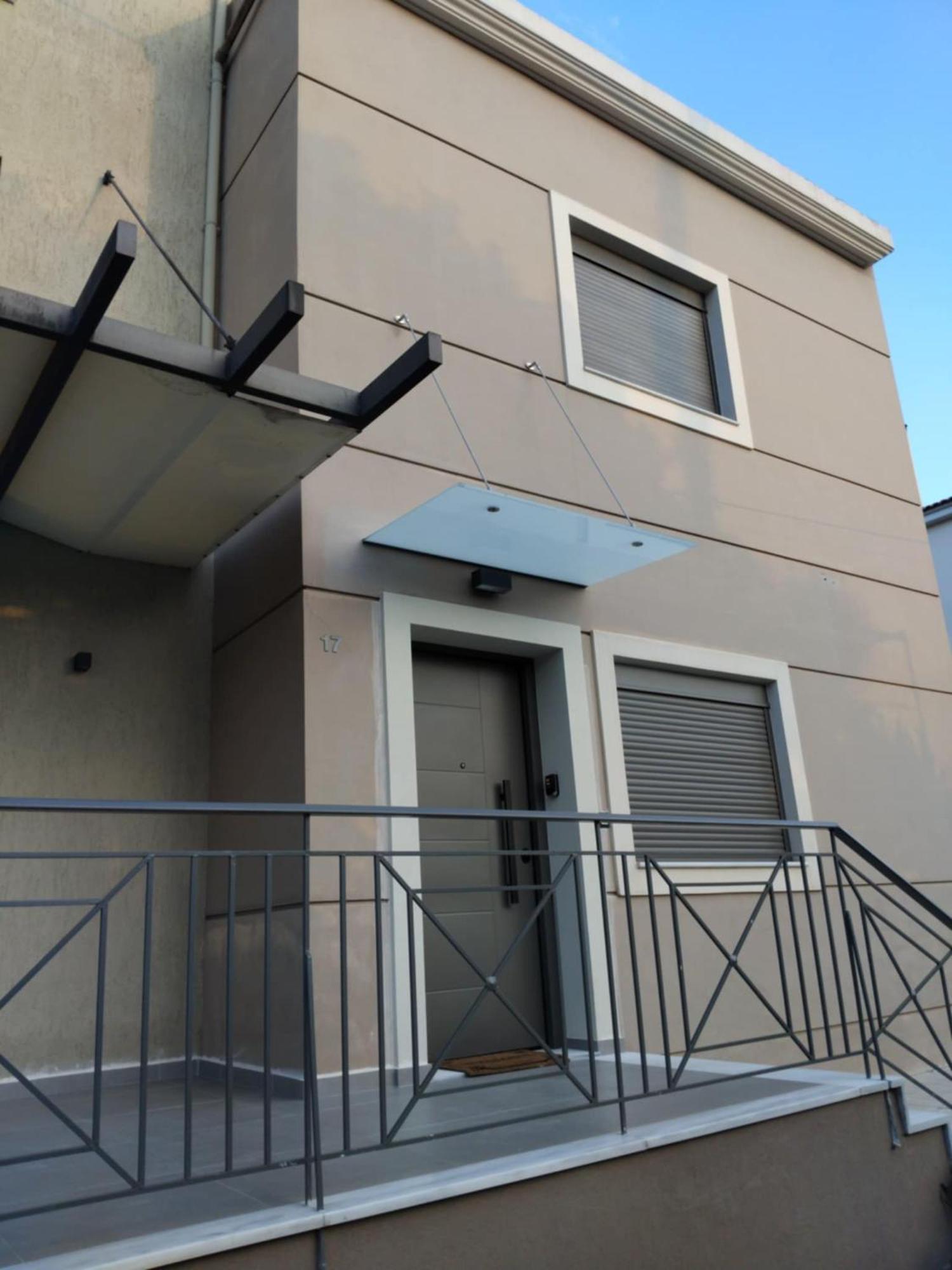 Simple, Calm And Luxurious Apartment Kalamata Bagian luar foto