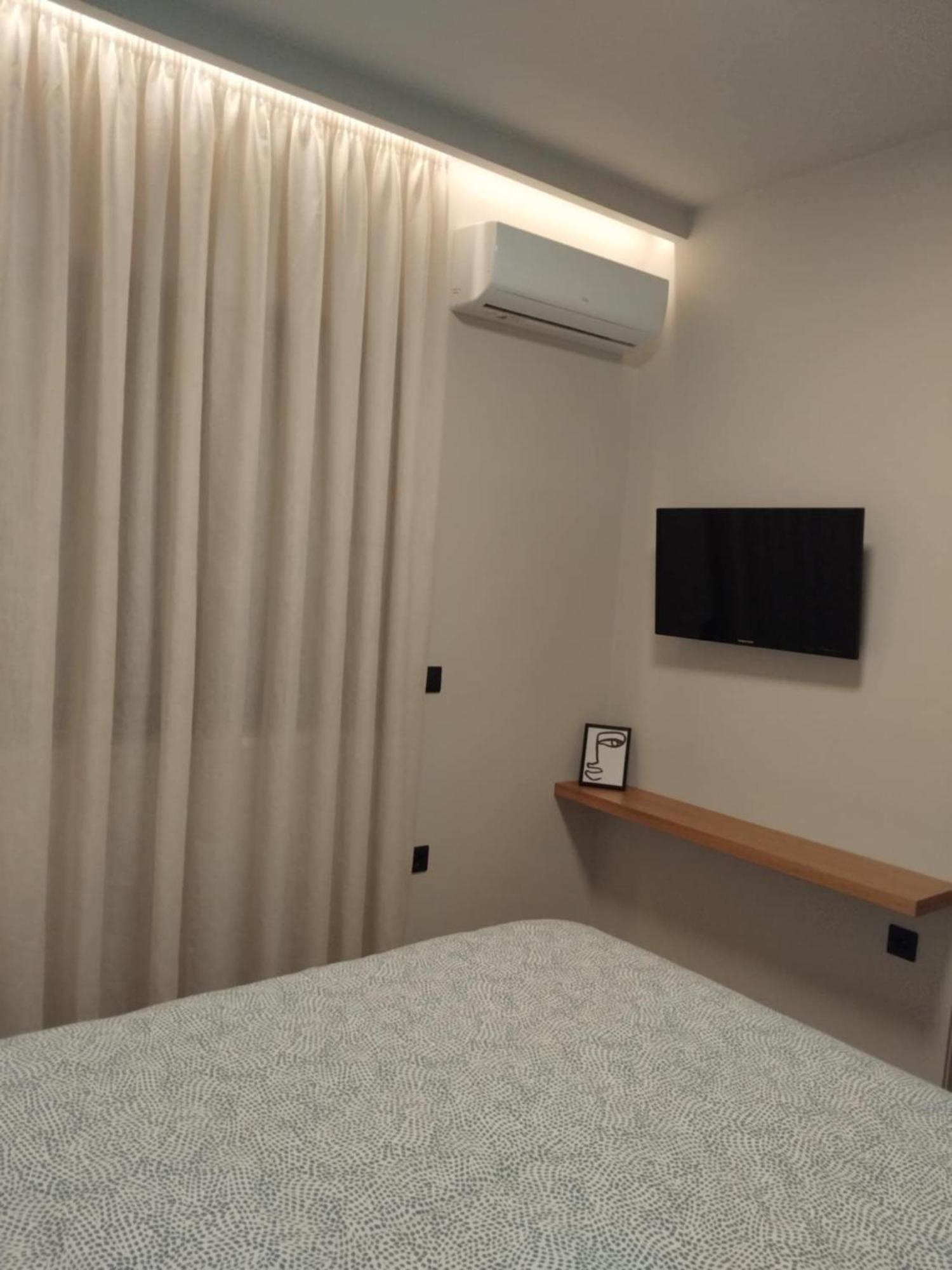 Simple, Calm And Luxurious Apartment Kalamata Bagian luar foto
