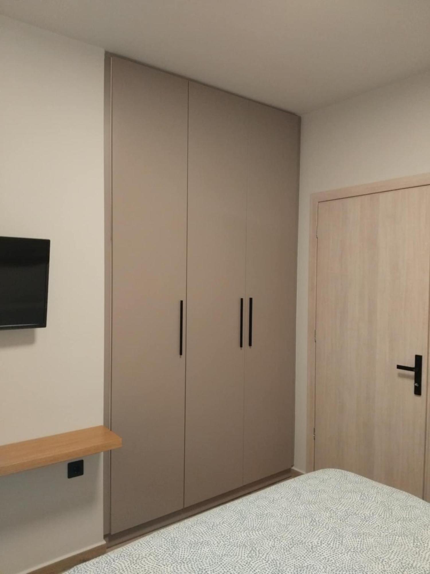 Simple, Calm And Luxurious Apartment Kalamata Bagian luar foto